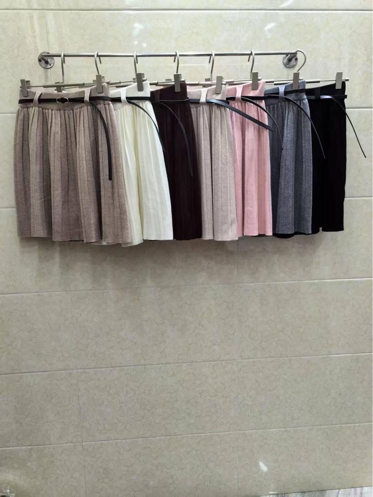 Minirock aus plissiertem Strick mit hoher Taille und Gürtel - Vielseitig, schlankmachend, elastische A-Linie für den Herbst