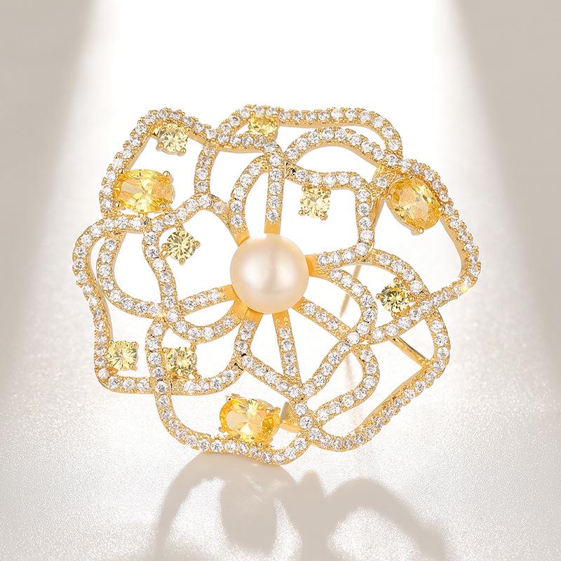 

Брошь «Камелия Линсиньцзао»: Медь, Циркон и Пресноводный Жемчуг Цветочная Брошь Аксессуар