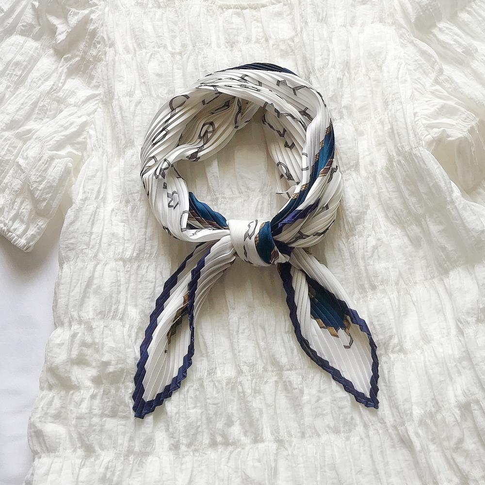 NEU Mode Plissiert Bedruckt Damen Halstuch Schals Vintage 70CM Quadratischer Plissierter Schal Für Damen Sommer Knitter Damen Schals