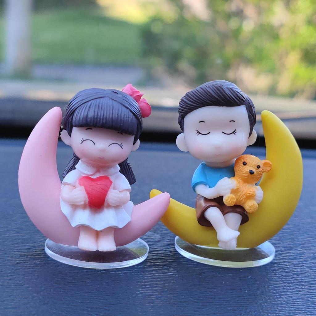 Cute Couple Figurines: Cartoon Car Décor & DIY Accessories