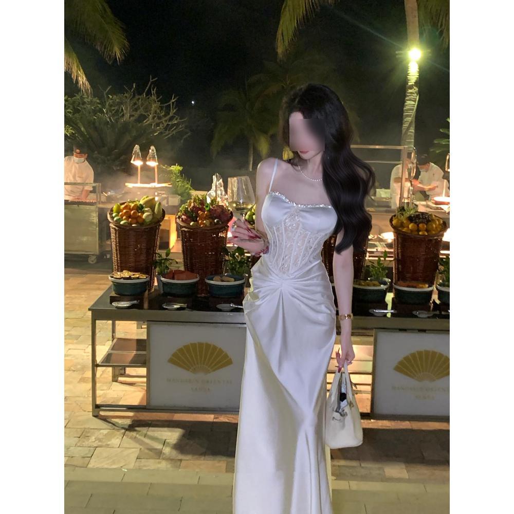 

Весенний темперамент Знаменитость кружевная вставка косточки Повседневный темперамент Универсальный шарм Платье на бретелях Платье XL- (recommended 110-60kg)