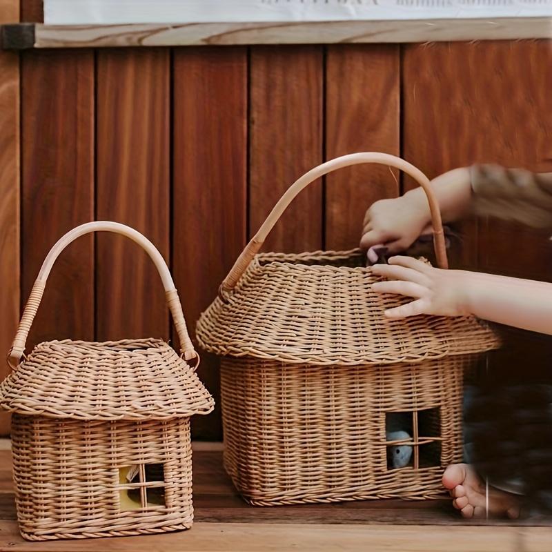 Rattan House Shape Storage Basket with Lid Small Doll House Decorative Hand Woven Shelf Organizer with Handle for Picnic Gift