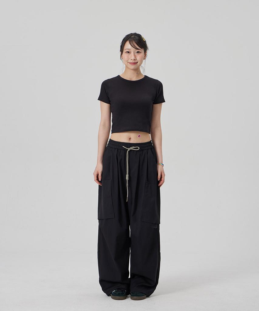 MAKEITTO Two Tuck Wide Parachute Cargo Pants_Black