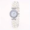 1 Stück Neue Mode Elastische Uhr Exquisites Zifferblatt Perlenimitat-Kettenarmband Damen Freizeit Uhr Dekorative Quarz Uhr