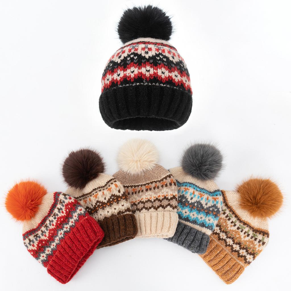 Winter new jacquard wool hat women's thickened warm windproof hat pullover hat cute hairball knitted hat