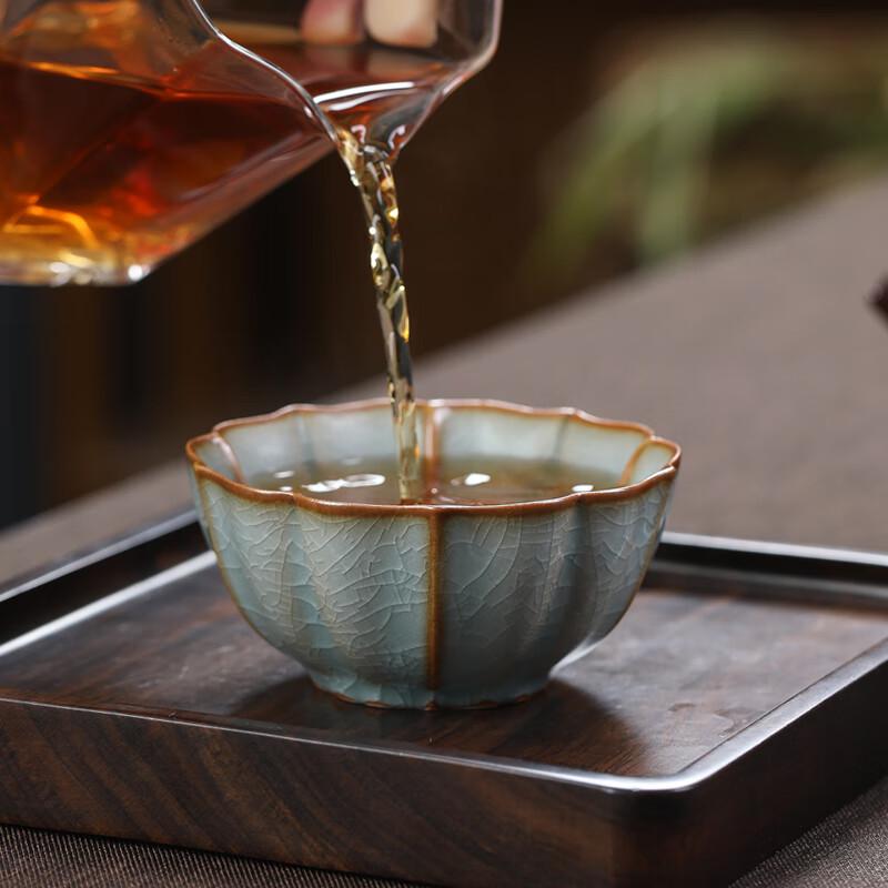 MULTIPOTENT Celadon Ge Kiln Lotus Master Teacup