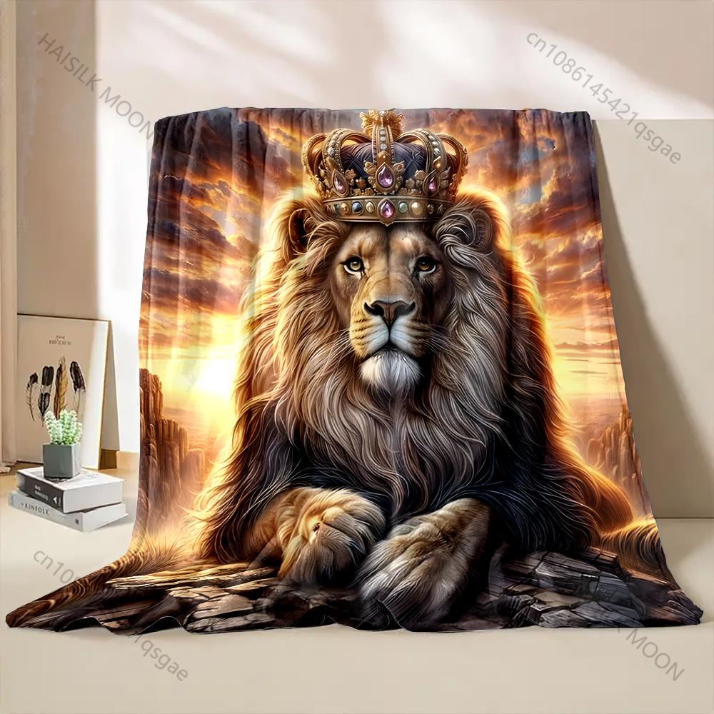 Multi size Regal Lion with Crown Pattern Blanket Flannel Material Soft Warm for All Seasons Home Outdoor Camping Picnics RV
