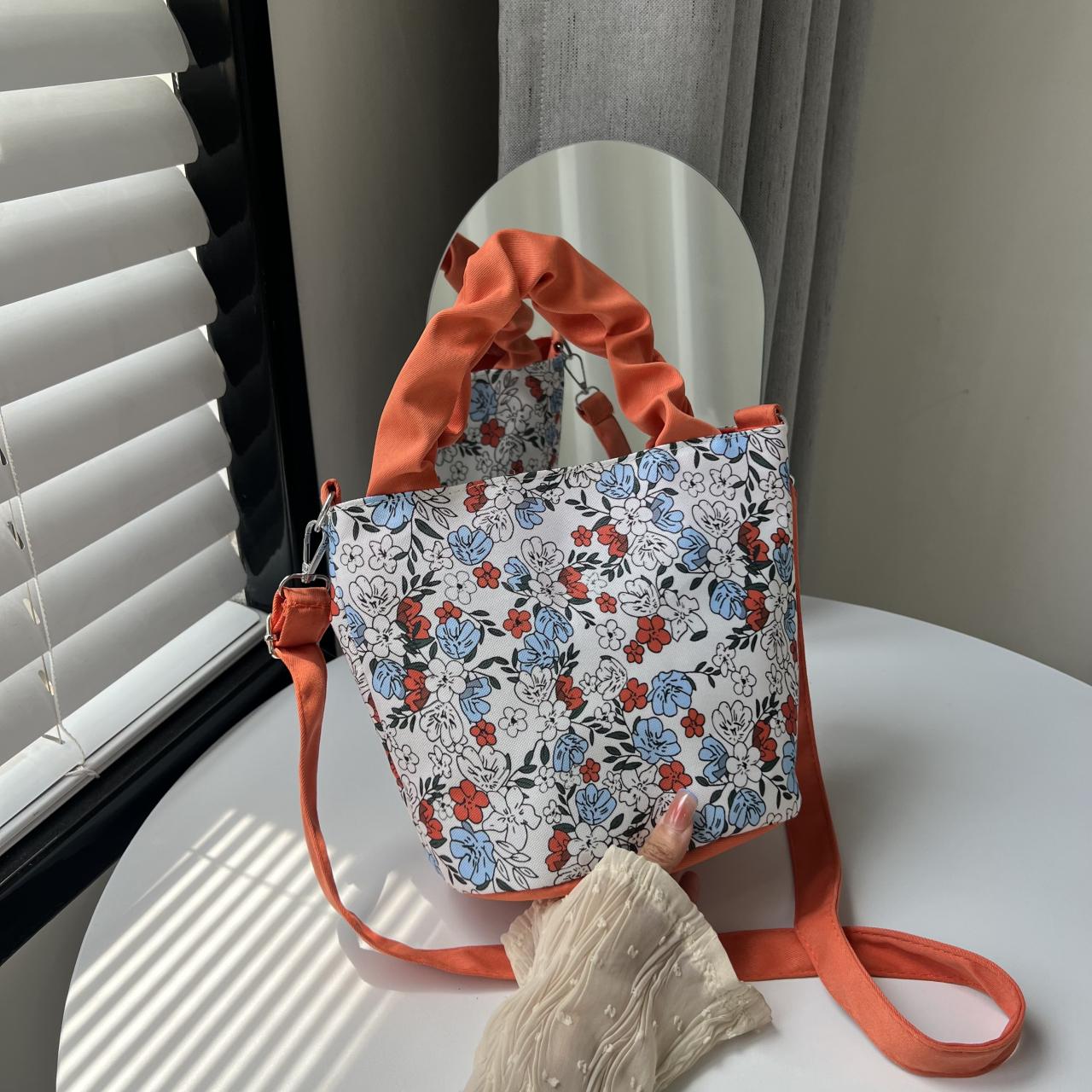 

Летняя новая нейлоновая сумка-ведро с винтажным цветочным узором, женская сумка через плечо, художественная женская сумка с фрагментированными цветами