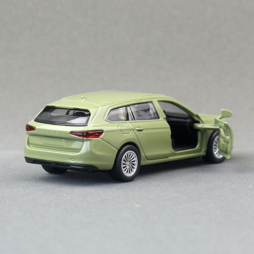 1/43 Skoda SUPERB Alloy Car Diecasts & Toy Vehicles Car Model Miniature Scale Model Car Toys for Children