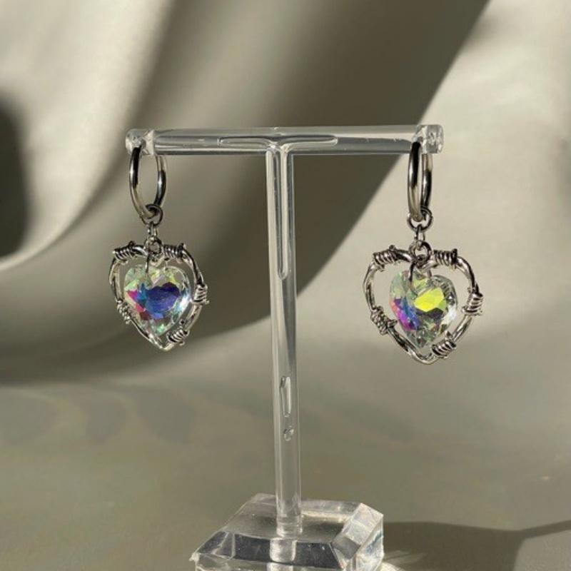 

2026 New Ins Style Metal Hollow Heart Earrings for Women, Laser Cut Love Dangle Earrings Simple Versatile Zircon Gift