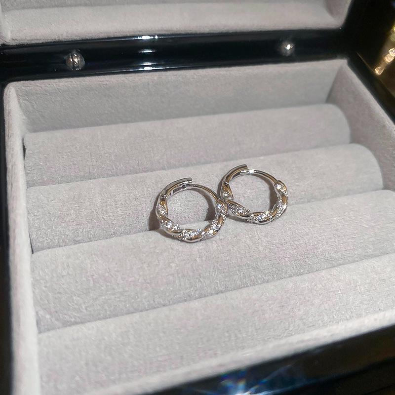Real Gold Plated Zircon Star Ear Cuffs: Elegant Light Luxury Earrings for Women