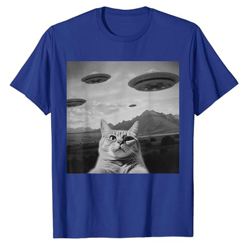 Alien Cat UFO T-Shirt Cat Selfie with UFOs Alien Extraterrestrial UFO Believer Tee Humor Funny Kitty Lover Graphic Outfits Gifts