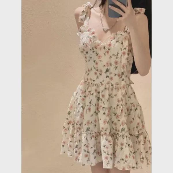 Women's Summer 2025 French-Style Floral Suspender Dress: Waist-Slimming Seaside Holiday Skirt