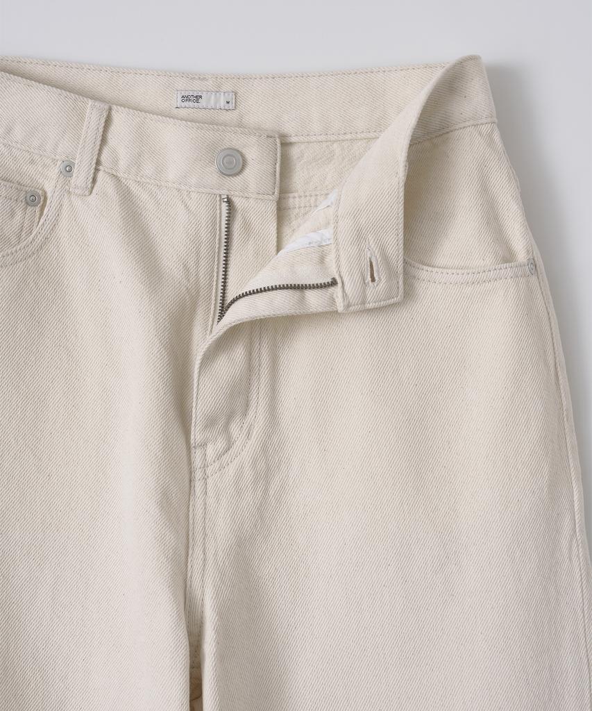 Another Office Woman W. Clair Relaxed Denim (Ecru)