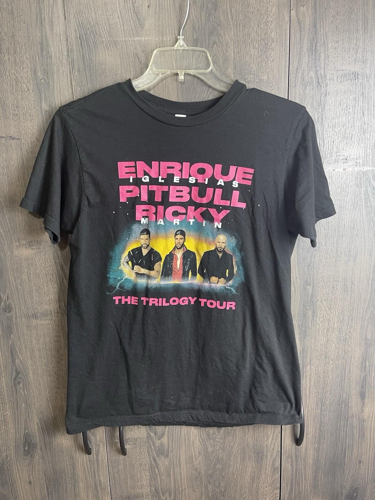 Pitbull Enrique Iglesias Ricky Martin Trilogy Tour 2023-24 Concert T-Shirt Large Unisex T-Shirt XXL