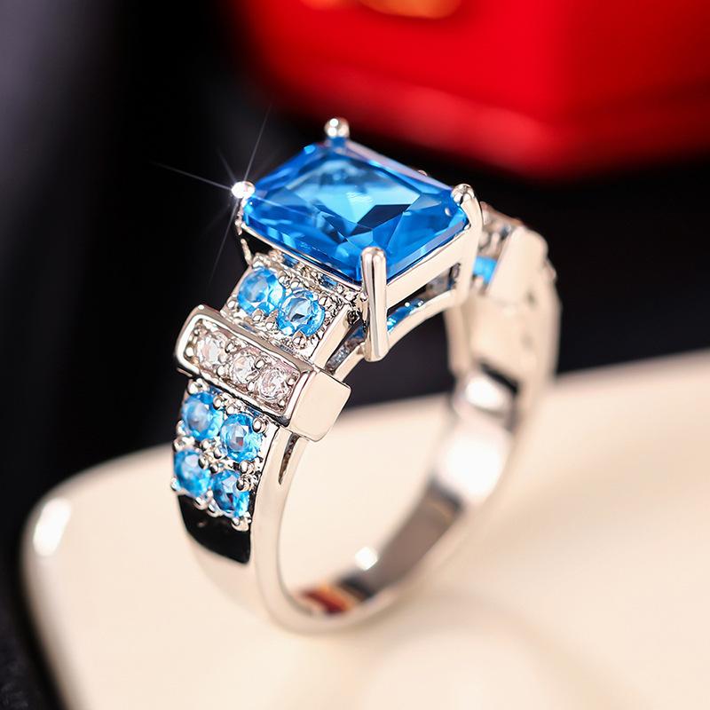 European and American New Square Micro Inlaid Ring, Women's Palace Style High-end Four Claw Inlaid Quadrilateral Zircon