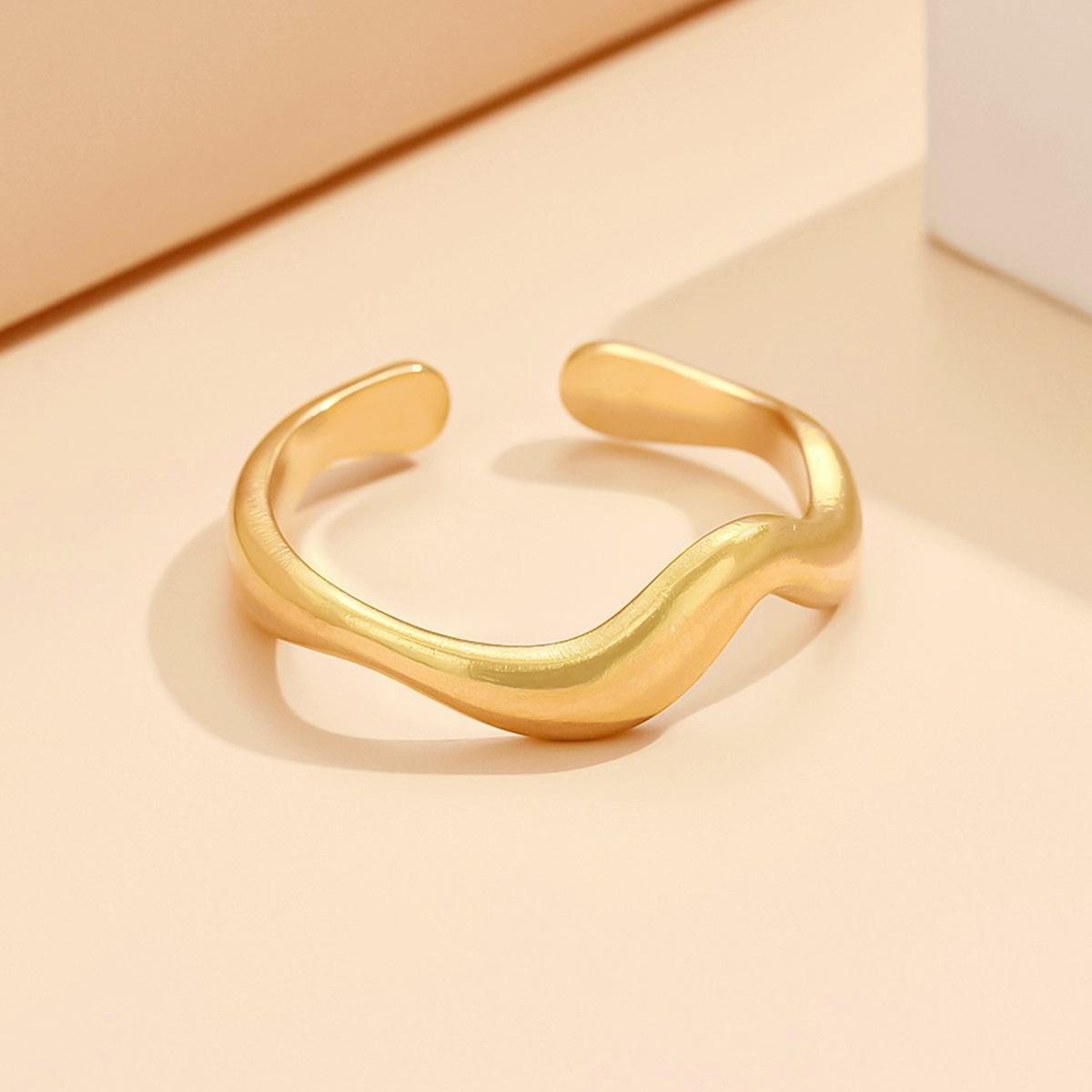 

1Pcs Fashion Bending Concave-convex Wave Titanium Steel Ring золотой