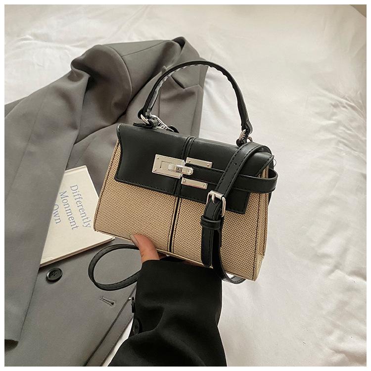 2025 summer new simple retro women's bag fashion niche portable messenger small square bag French simple commuter bag