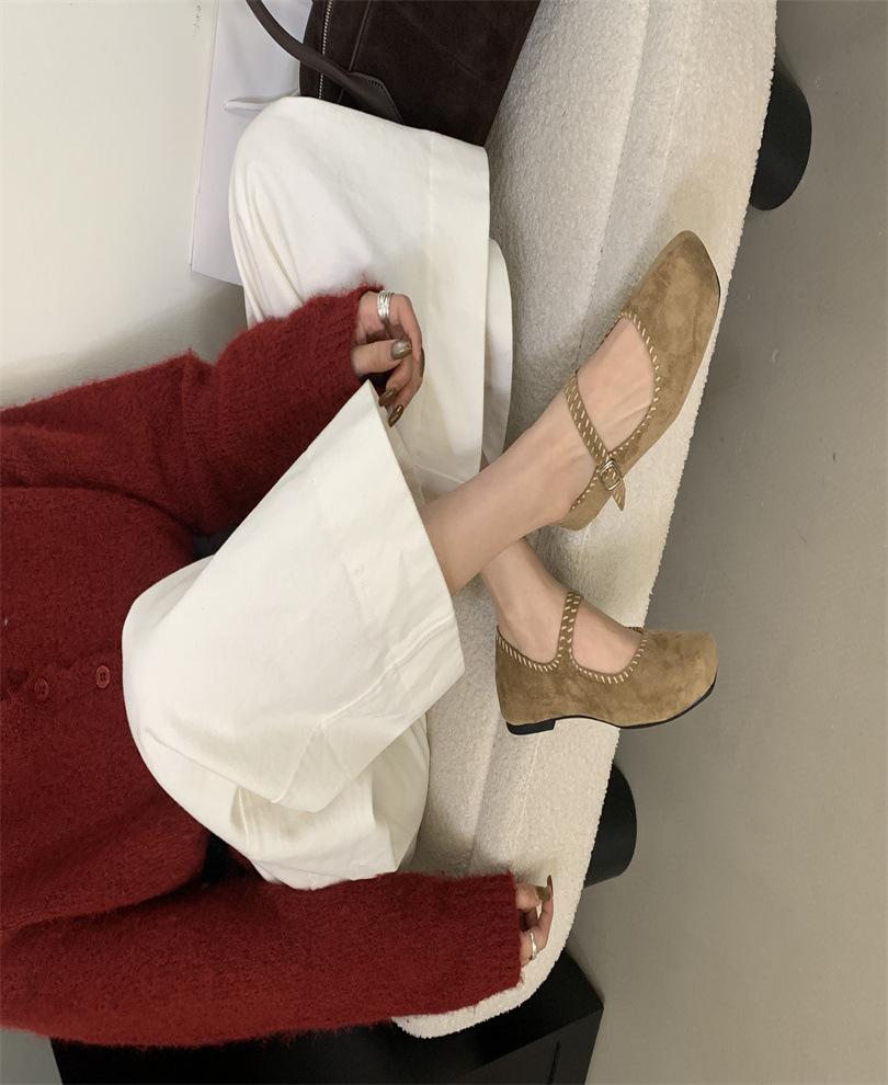 

Soft-soled Korean version of versatile soft leather flat-soled autumn shallow mouth single shoes women s 2025 one-pedal red grandma Doudou shoes tide 39 хакі