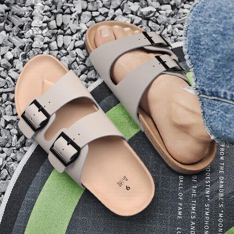 Fashion British Style Men Cork Slippers Fashion Casual Leather Outdoor Antiskid Sandals Summer Comfort Soft Bottom Flat Designer Shoes