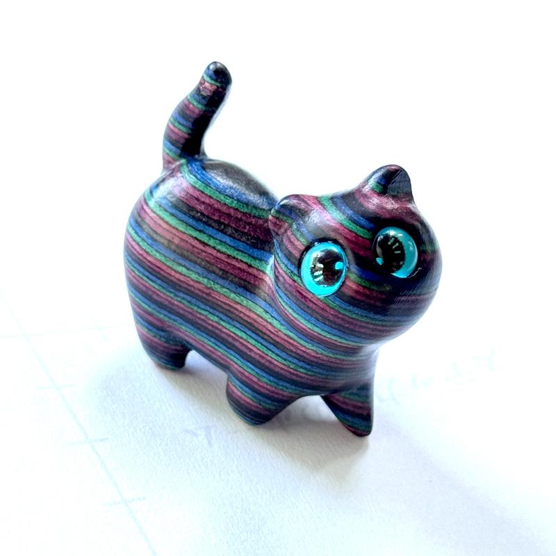 Miniature Cute Wooden Cat Desk Ornaments Office Accessories Home Decor Interior New Year 2025 Decoration Gift Event Souvenirs