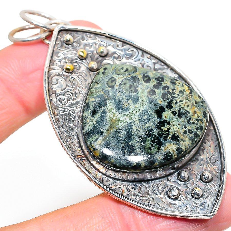 

Подарочная подвеска из стерлингового серебра 925 пробы с натуральным камбабским яшмом 2,84 дюйма v8J09