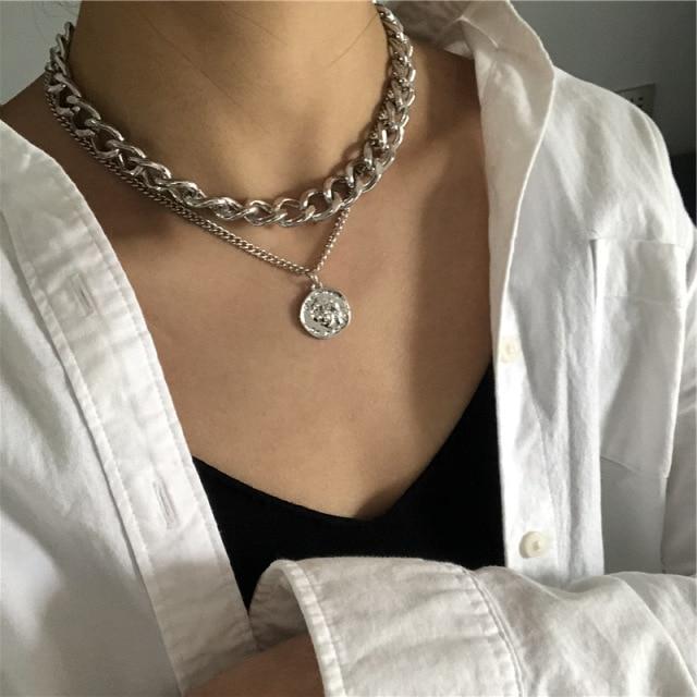 Modish Fashionable Butterfly Crystal Stone Pearl Pendant Necklaces Bold Statement Clavicle Pearl Chain Layered Necklaces Trend Butterfly Collar
