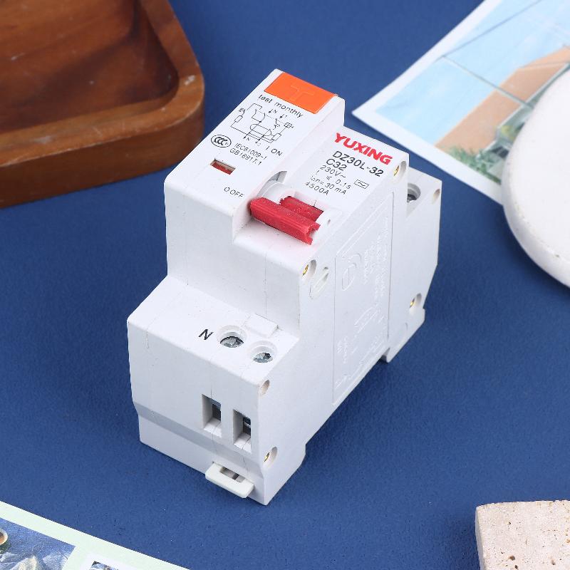 DZ30LE Residual Current Circuit Breaker 230V 1P+N Residual Circuit Breaker With Over And Short Current Leakage Protection RCBO M