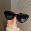 Ladies Love Heart Sunglasses Retro Big Frame Women Sunglasses UV400 Protection Summer Shades Eyewear