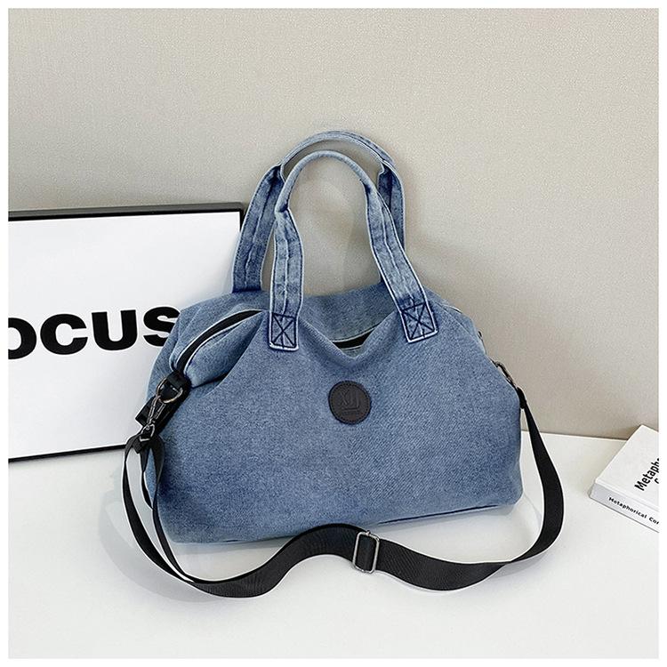 

2025 new large-capacity bag female college student handbag commuter leisure shoulder messenger bag short-distance travel bag