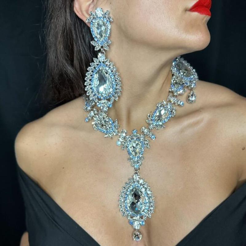 Богемный Фэн-шуй Набор капельных украшений Преувеличенная цепочка на ключицу со стразами Персонализированные серьги Женский набор украшений gold plated