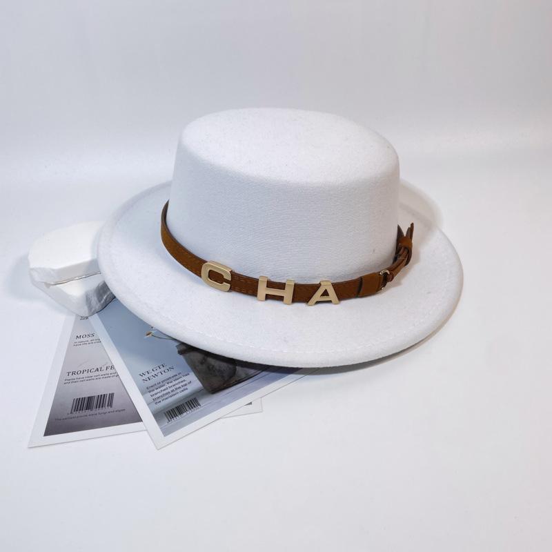 Autumn and Winter New Flat Top Hat Women's British Retro Versatile Face Small Temperament Top Hat Men's Fashion Casual Hat Batch