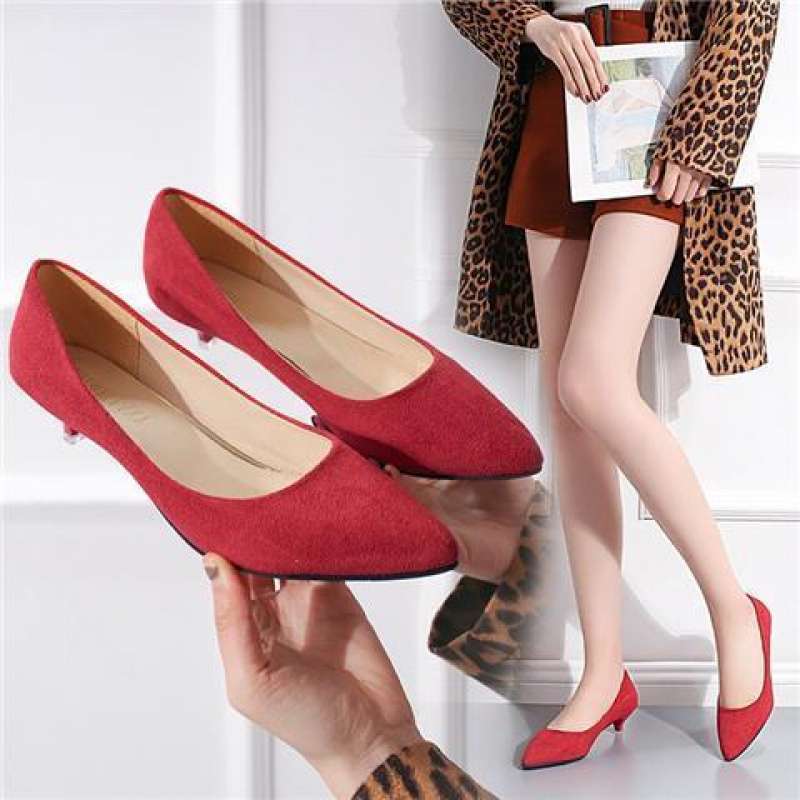Red wedding shoes women's flat 2025 new bridal shoes are not tired, pregnant women can wear Chinese-style Xiuhe wedding shoes