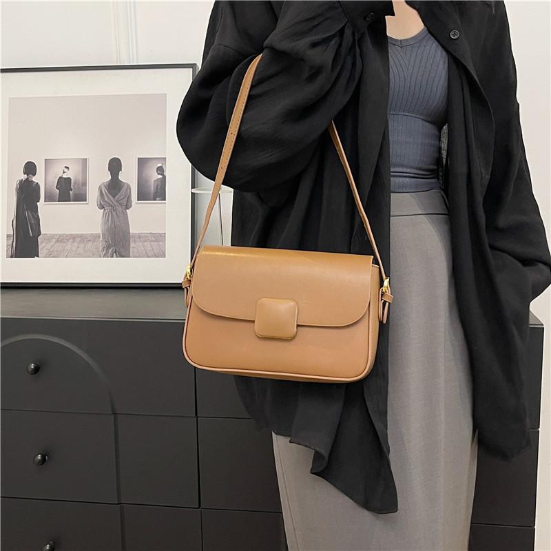 

Дизайнерские сумки через плечо для женщин, однотонная кожа PU, маленькая квадратная сумка-мессенджер, последние роскошные сумки 23x15x6 cm кофейный