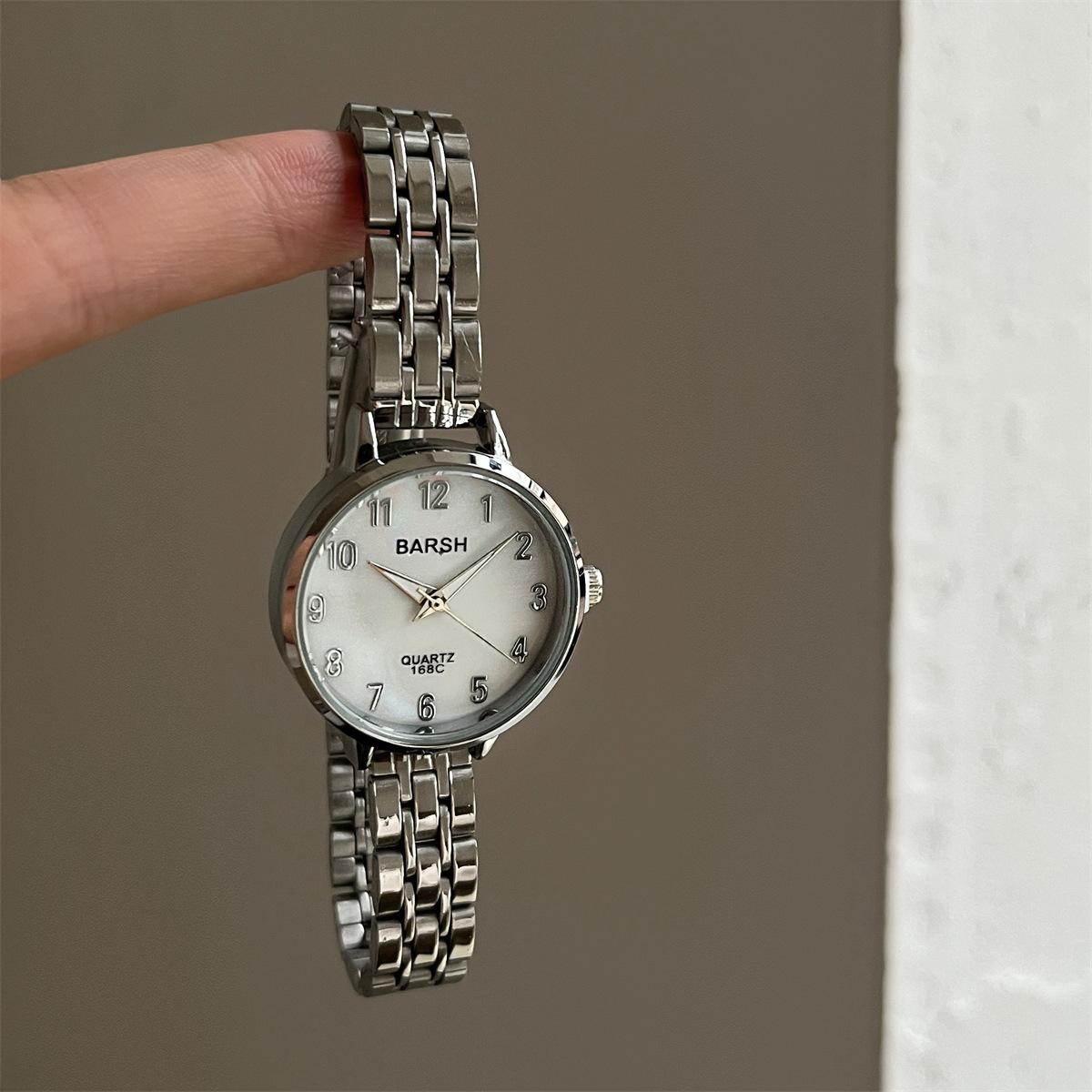 

Fashion Small Disc Steel Belt Watch Women S Simple Three-Dimensional Fritillary Small Dial Versatile Fashion Source