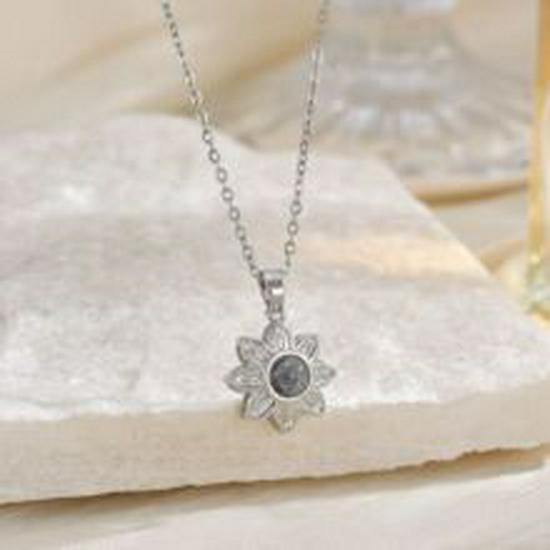 100 Languages  I Love You  Sunflower Projection Necklace for Women - Simple Pastoral Style Clavicle Chain