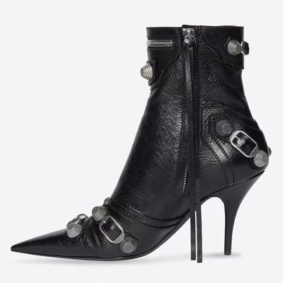 Designer Damen Stiefeletten Quadratischer Niedriger Absatz Tanzparty Abschlussballschuhe Damen Prägnante Schlupf-Kurzstiefeletten