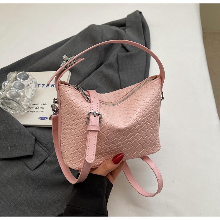 Niche popular textured woven bag women's 2025 spring and summer new Korean version fashionable and elegant one-shoulder portable messenger bag