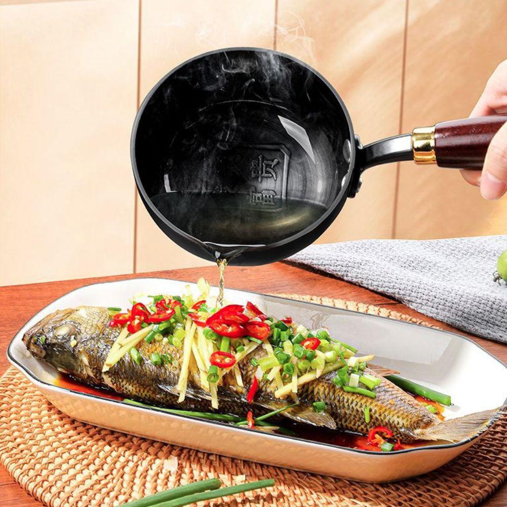 Uncoated Oil Splashing Pot Wooden Handle Omelette Pan Universal Butter Melting Pot  Stove