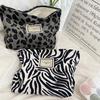 Fashion Retro Floral Corduroy Cosmetic Bag Women Portable Clutch Vintage Makeup Bag Makeup Pouch Bathroom Toiletry Organizer