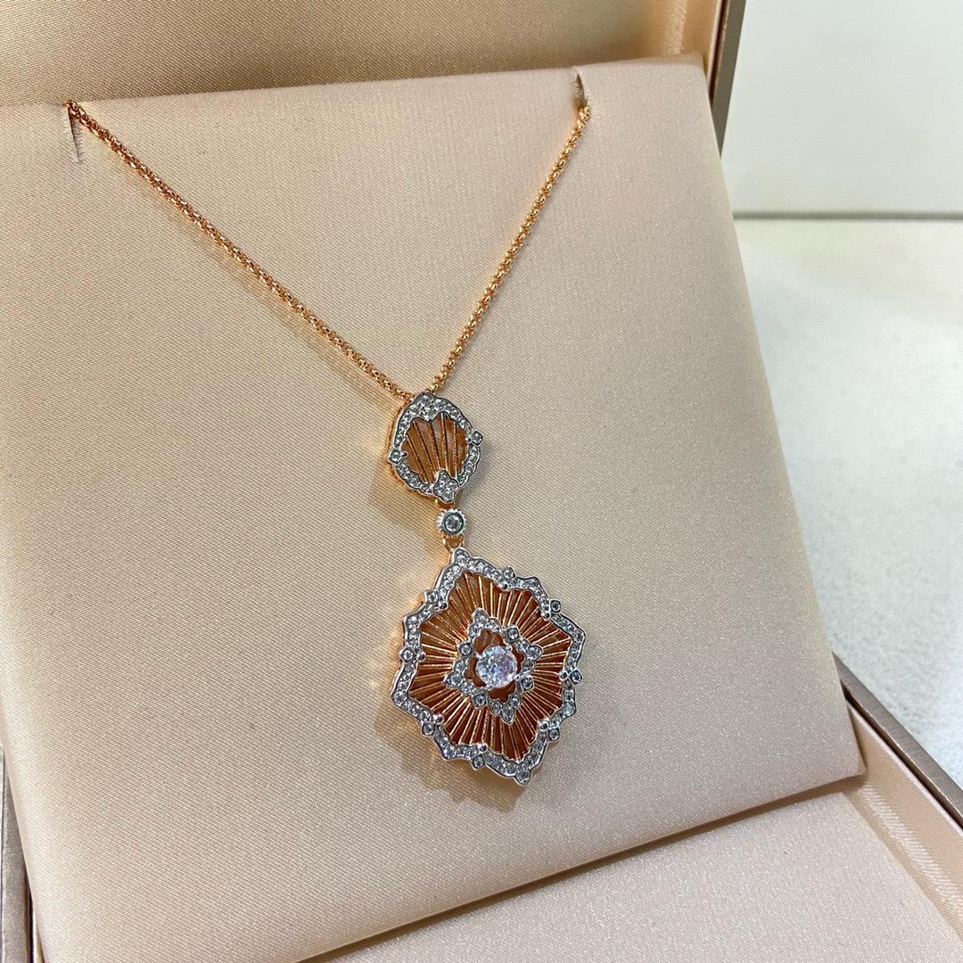 2025 French Retro Opera Enamel Lace Clover Pearl Necklace