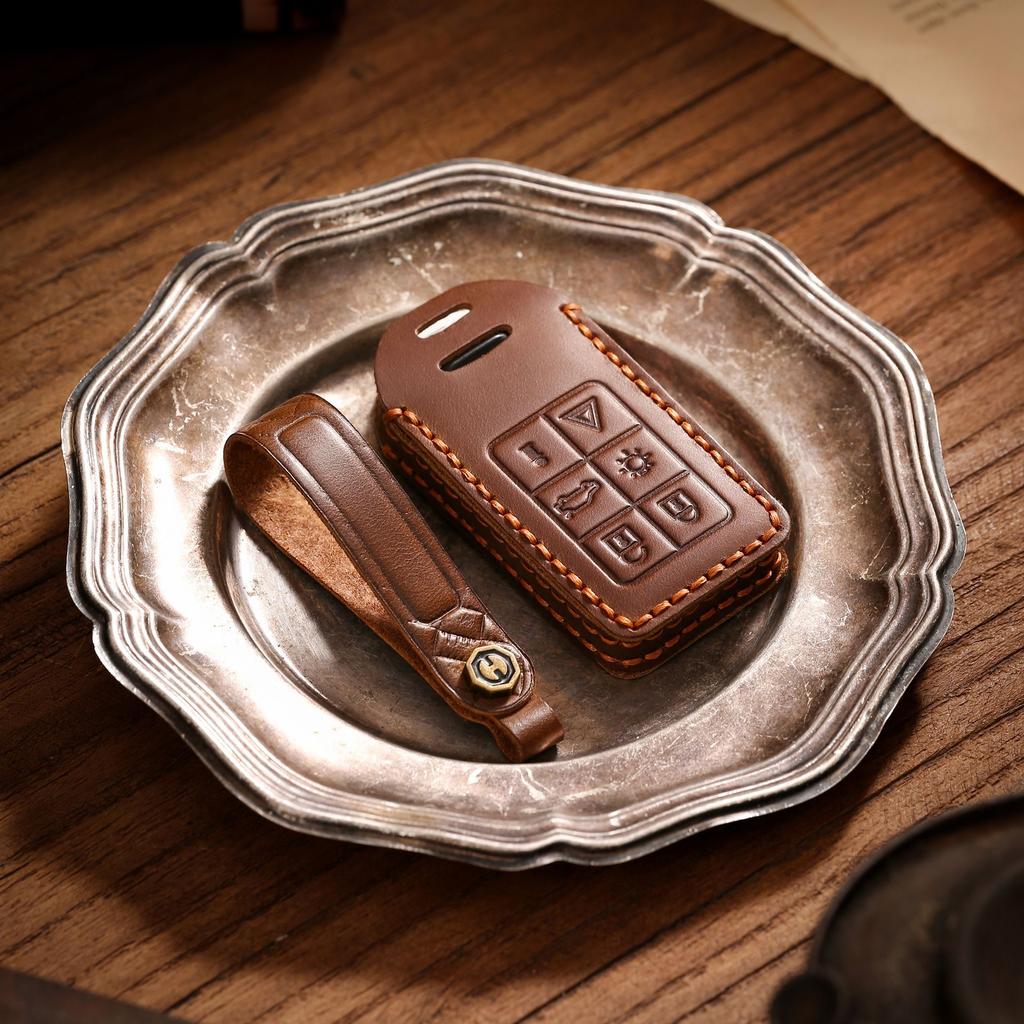 Crazy horse leather key cover is suitable for VOLVO Volvo car key case ring, genuine leather modified first layer cowhide