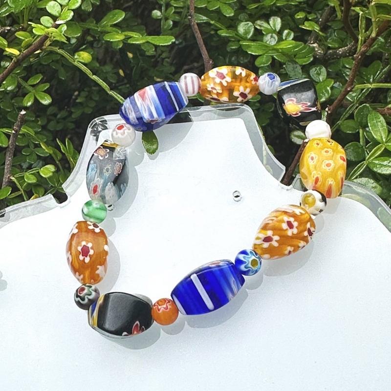 Stabiles Glasperlenarmband Einzigartige verdrehte Designs Tragbarer Komfortschmuck Geschenk für Sie