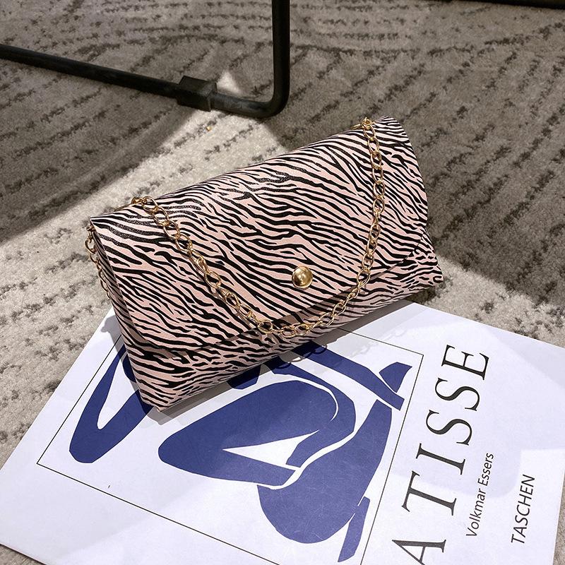 

Женская сумка, новая маленькая поясная сумка с леопардовым принтом, модная цепочка, наплечная сумка для мобильного телефона, модная сумка-мессенджер.