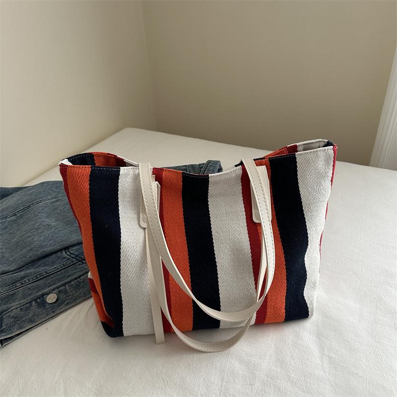 Stylish And Spacious 2024 Summer New Simple Casual Tote Bag For Women In Black And Brown