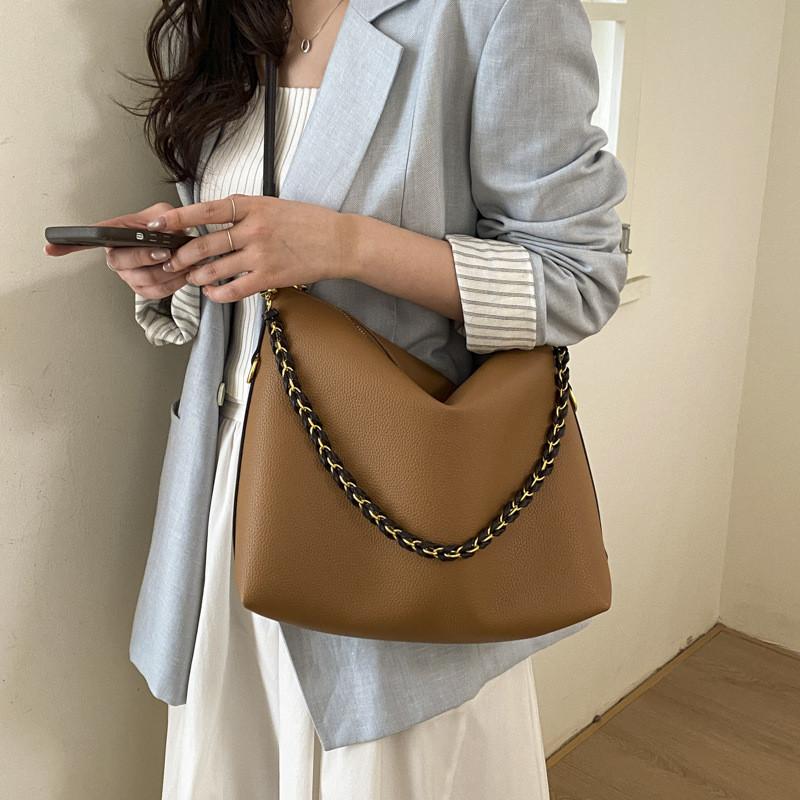 Classic Pu Soft Leather Tote Bag For Women With Chain Strap And Inner Pockets For Daily Use