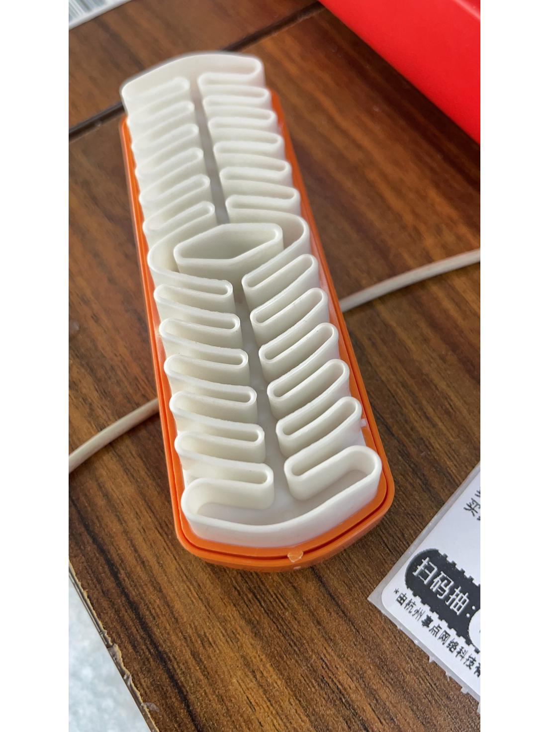 

Набор щеток для чистки замшевой и нубуковой обуви с ластиком