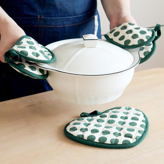 2-in-1 Anti-Scalding Gloves Double Layer Cotton Insulation Pads High Temperature Resistant Oven Mitts for Baking Kitchen