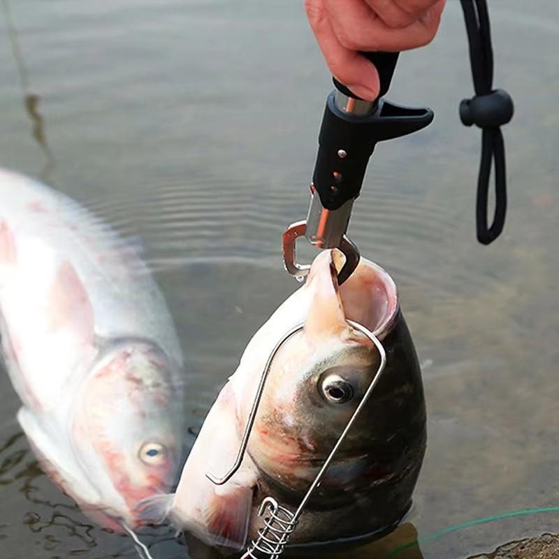 Portable Fishing Gripper Stainless Steel Fish Lip Grip Handle Catch Carp Fishing Lip Grip Fishing Tool Fishing