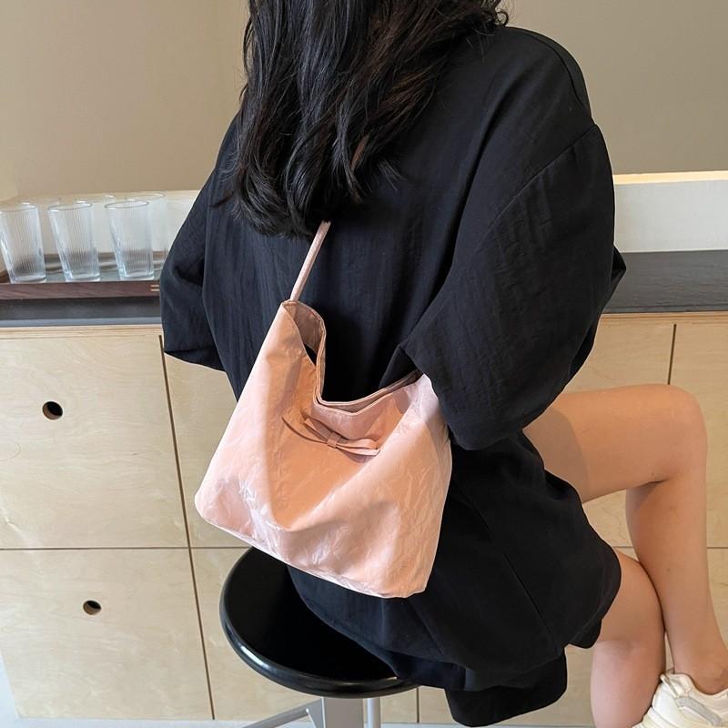 Stylish And Spacious 2024 Korean Version Tote Bag For Women In Versatile Colors